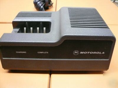 Motorola MT1000 HT600 P200 rapid portable radio charger