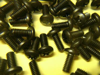 8-32 x 3/8 machine bolts black anodized pack of 100 