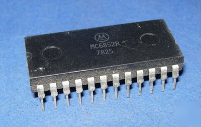 HD46852P vintage hitachi 24-pin ic rare 6852 