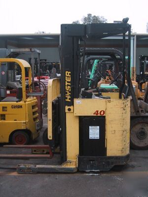 3850# hyster reach truck. ready to work great truck 