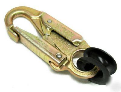 Alloy steel locking double-action hook w/ thimble-i