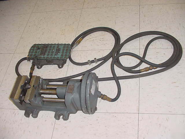 Heinrich model 33 pneumatic air vise with foot treadle