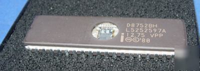 Cpu D8752BH intel cpu 40-pin cerdip vintage collectible