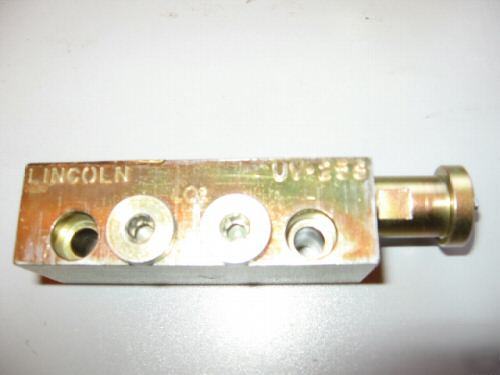 Lincoln uv-25S divider valve for modular lube 882253