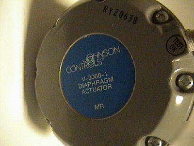 Johnson controls diaphragm actuator and mixing valve