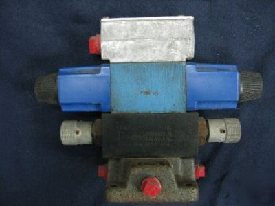 New monarch directional control valve - 3000 psi - 