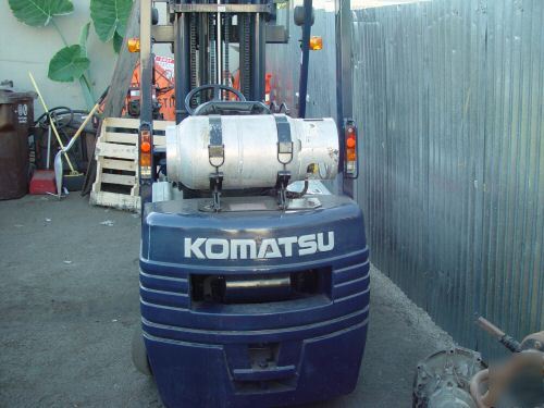 Komatsu FG25ST-11 5000 lbs capacity propane forklift