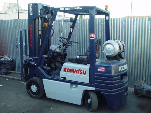 Komatsu FG25ST-11 5000 lbs capacity propane forklift