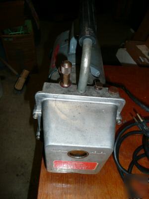 Dayton 4Z577 refrigeration vacuum pump