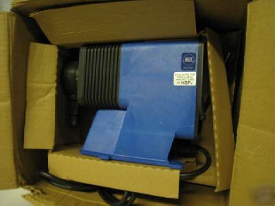 New pulsatron series e plus metering pump, model LPD4, 