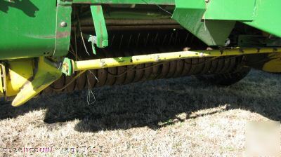 John deere 535 round hay baler