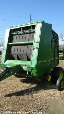 John deere 535 round hay baler