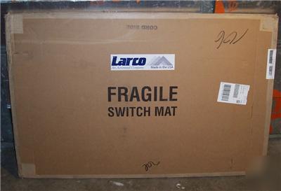 New larco safety mat 24 x 42 inch non-skid in condition