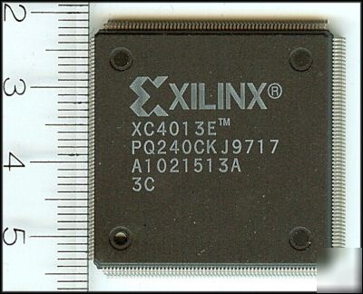 New 4013 / XC4013E / XC4013EPQ240C / xilinx ic