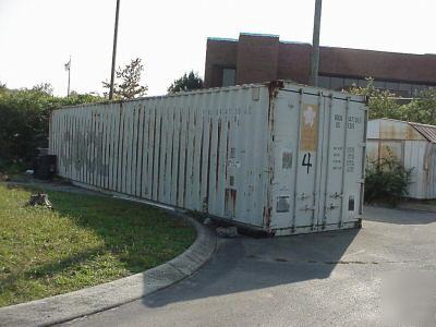 Storage / shipping container 40' x 8 x 8'6