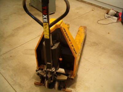 Multiton tm xe 2000# pallet jack lift