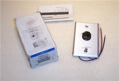 Johnson controls Y45AA-1C manual potentiometer 