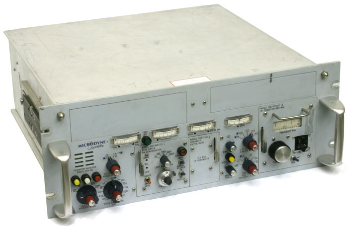 Microdyne 1100-ar telemetry receiver & 1151 1139 1112