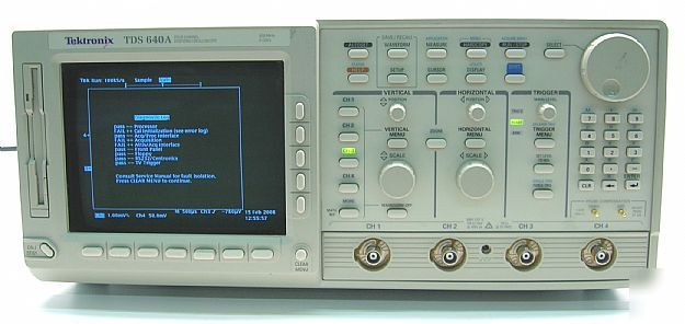 Tektronix - TDS640A - 4 channel digitizing oscilloscope