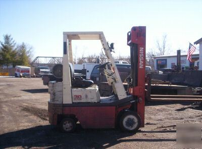 1998 forklift nissan 3000 solid tire runs great 6 forks