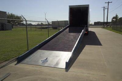 New steel yardramp,yard ramp 20,000 lb 30' l x 70