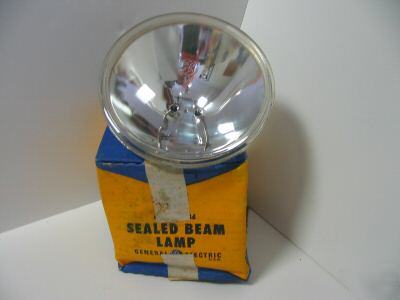 Case [12] general elect. 200 watt par 46 6.6 amp lamps