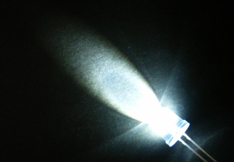 50 pcs mega bright white led 10MM 130,000 mcd f/r L0031