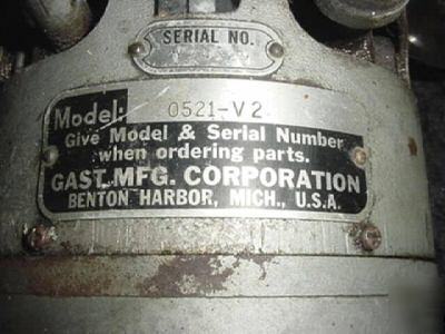 Gast vacuum pump / 1/3 hp / lubricated / 
