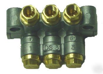 New showa 3 port piston distributor ds-3 (DS3) * *