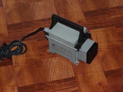  lock jet 120 v ac input 230 volts output transformer 